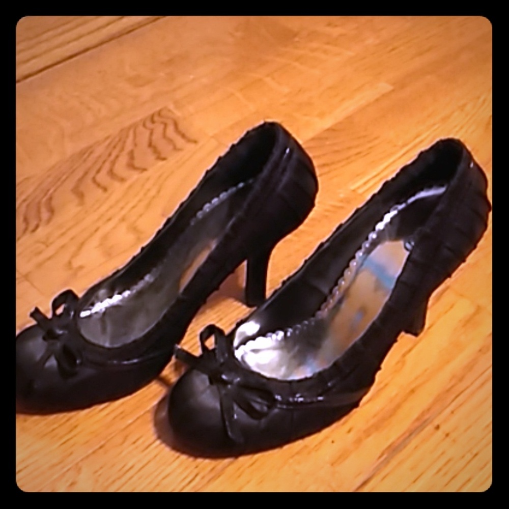 High heel shoes